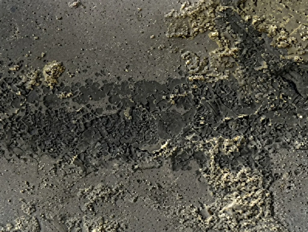 Delamination tunnel defect example
